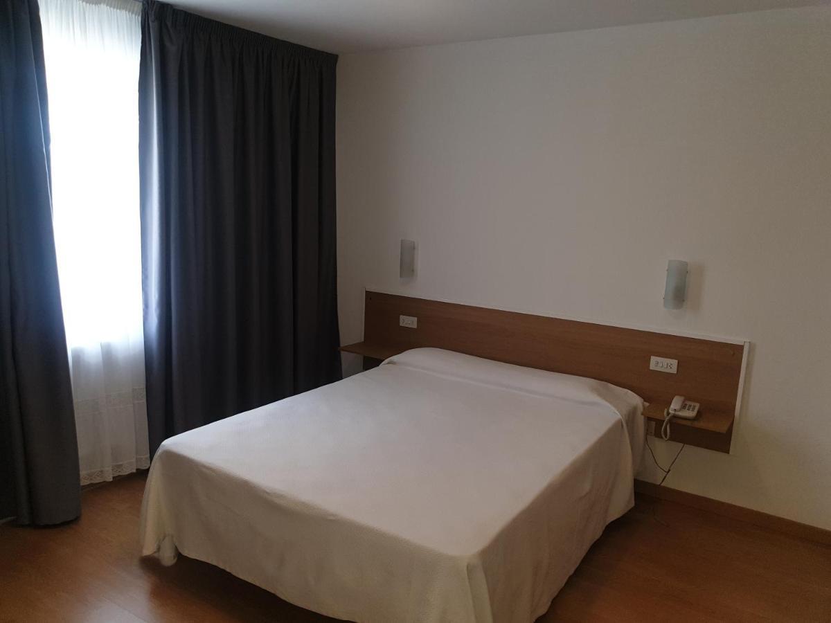 Hotel Millan Negreira Ngoại thất bức ảnh